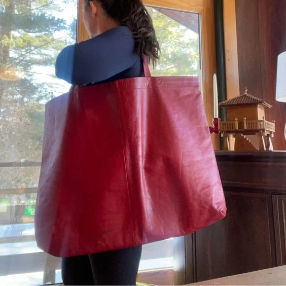 Crouch & Fitzgerald New York Oversized Red Leather Tote - Picture 15 of 17